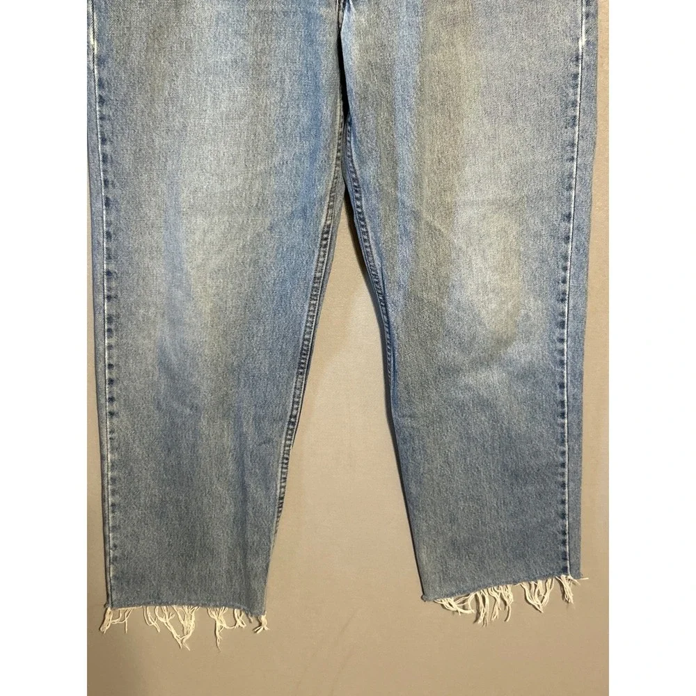 Vintage Levis 550 Mens Relaxed Fit Cut Off Frayed Hem Light Wash Jeans 36x28